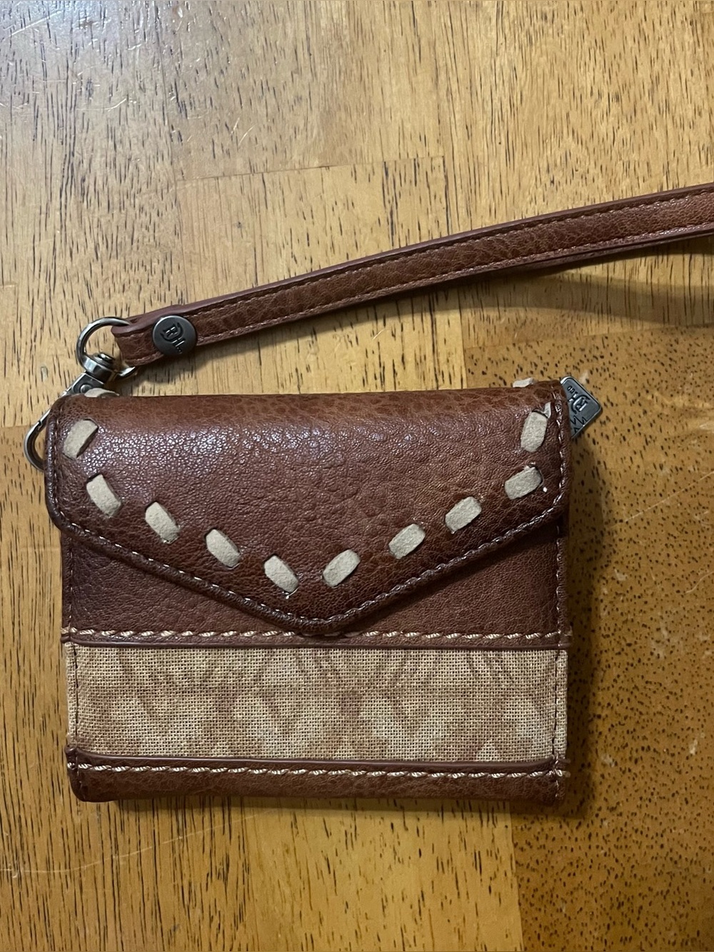 Red Dirt Hat Co Brown Leather Wristlet w/ buck stitch
